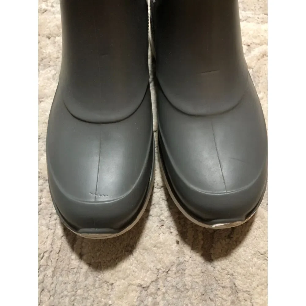 Capelli New York Woman's Matte Grey Chelsea Rain Boot Size 6